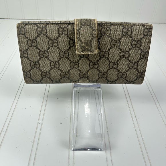 Gucci Gray Monogram Wallet with Gold Accents - Picture 3 of 10